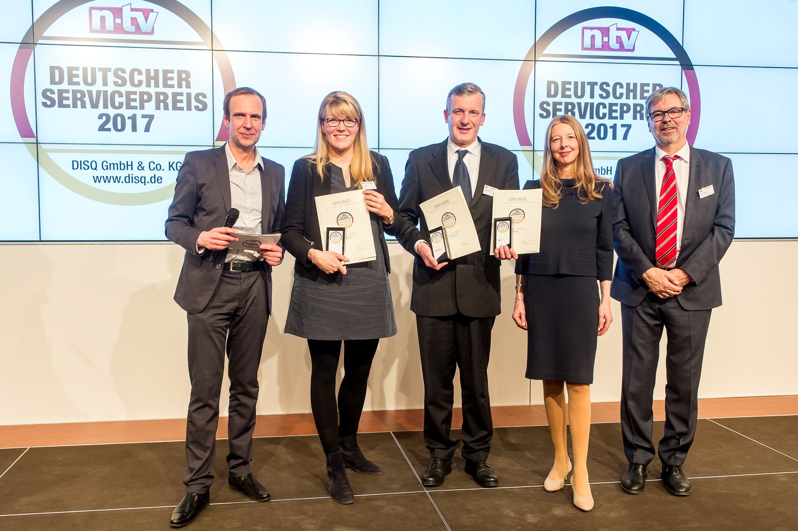 OUTFITTERY gewinnt Deutschen Servicepreis 2017